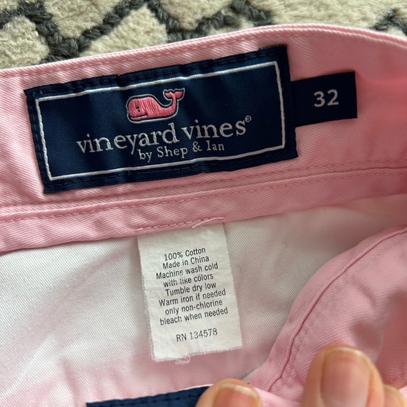 Vineyard Vines, shorts, size 32 - Picture 4 of 5